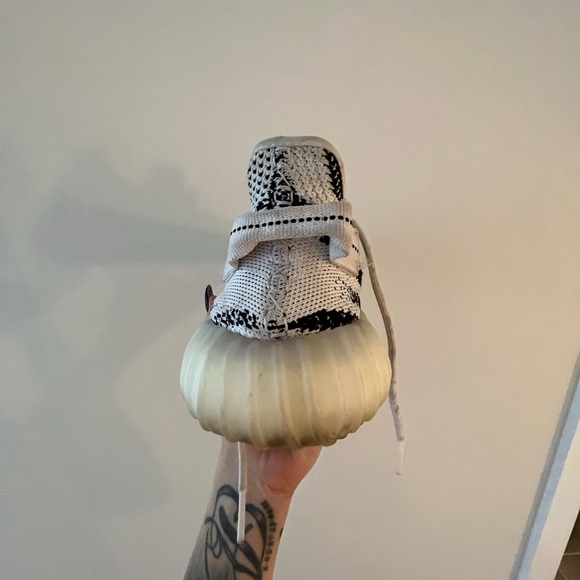 Yeezys mens - Picture 7 of 10